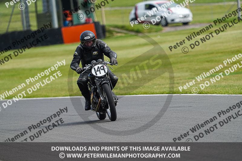 Vintage motorcycle club;eventdigitalimages;mallory park;mallory park trackday photographs;no limits trackdays;peter wileman photography;trackday digital images;trackday photos;vmcc festival 1000 bikes photographs